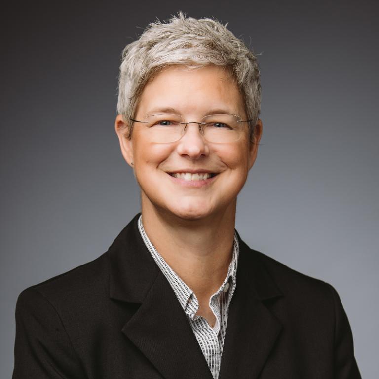 Angela Dunn Headshot